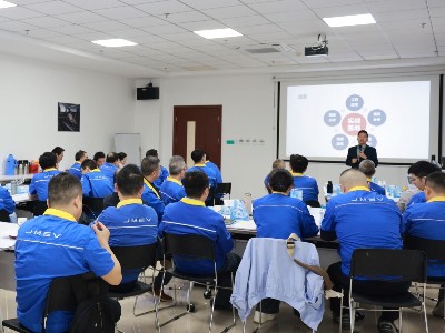 新能源｜江铃集团携手东方大成管理咨询进行基于教练技术的管理者培育与辅导能力提升实战工作坊专题<i style='color:red'>培训</i>